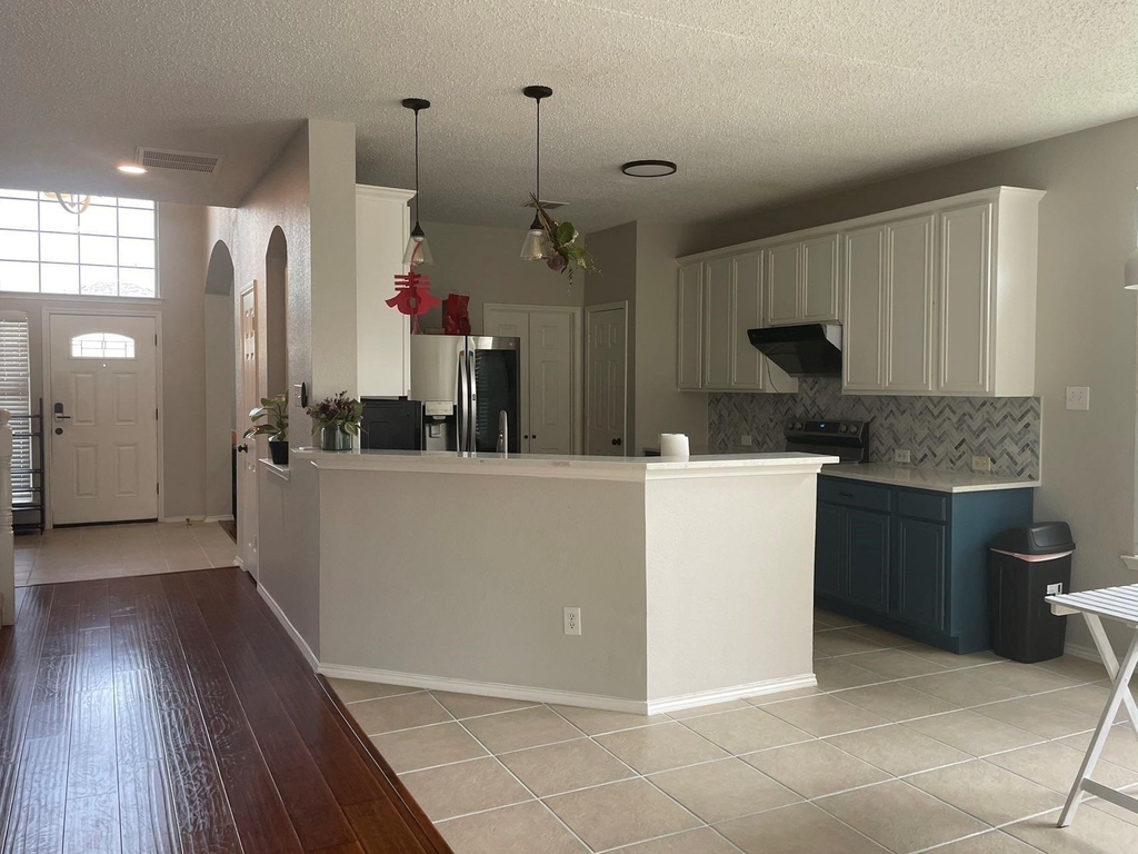 106 N Alder Drive - Photo 1