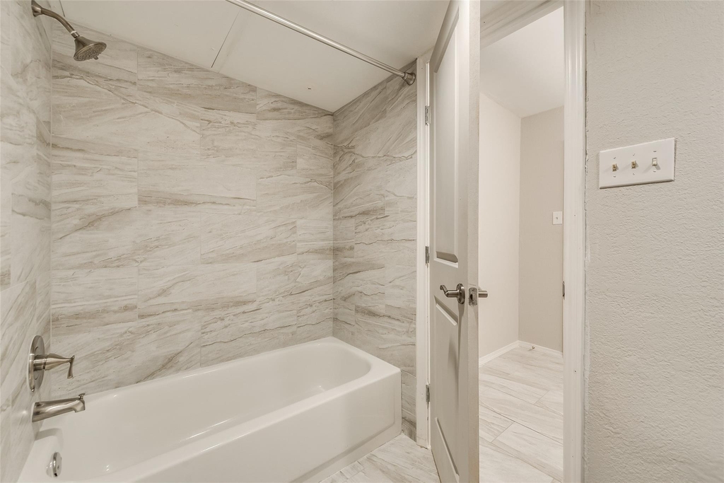 18240 Midway Road - Photo 25