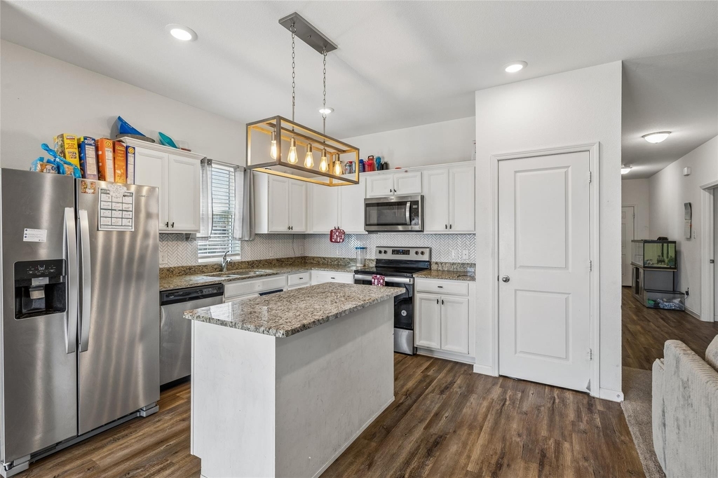 513 Leeward Lane - Photo 5