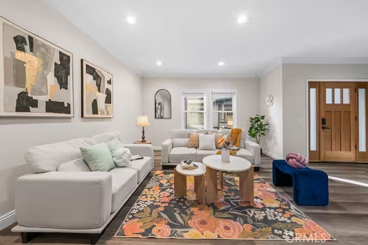 569 Lincoln Avenue - Photo 3