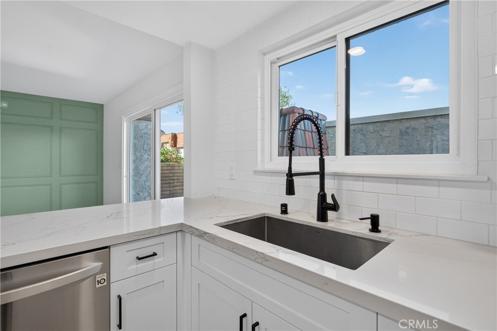 27935 Ridgebrook Court - Photo 10