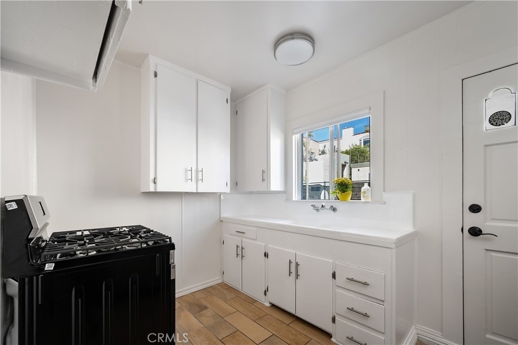 2511 Ozone Court - Photo 10