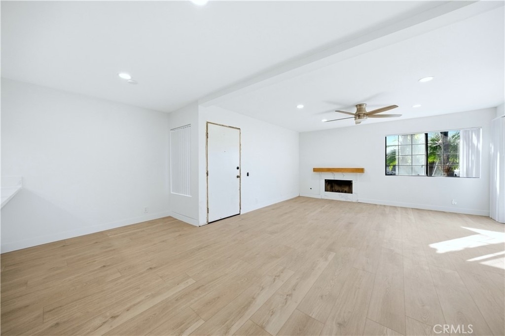 421 Coral Reef - Photo 2