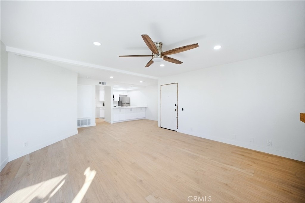 421 Coral Reef - Photo 3