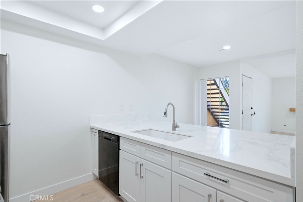 421 Coral Reef - Photo 14