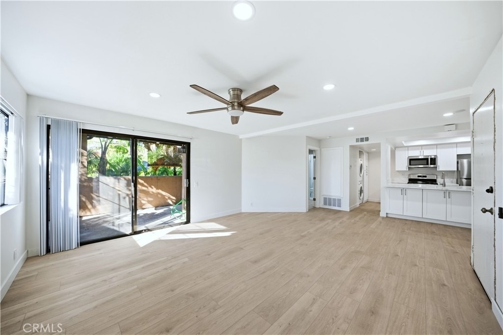 421 Coral Reef - Photo 4