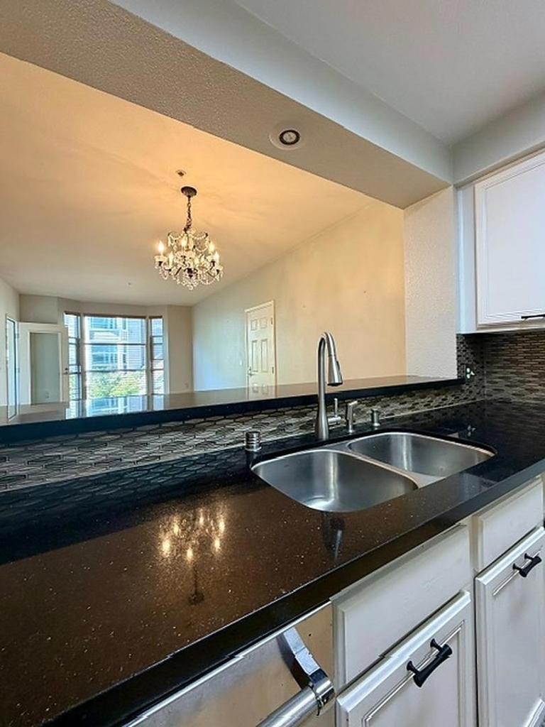 415 N 2nd Street - Photo 8