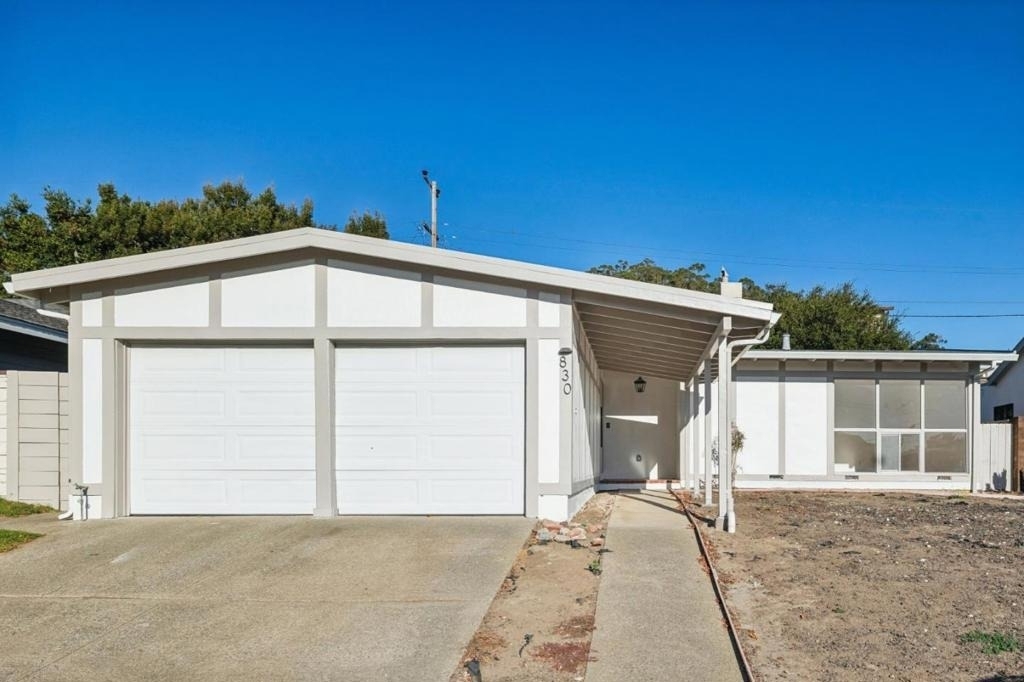830 Robin Lane - Photo 0
