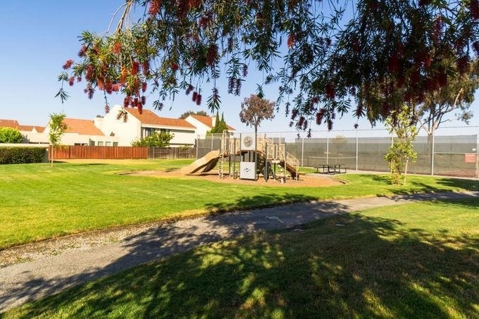 527 Martinique Drive - Photo 11