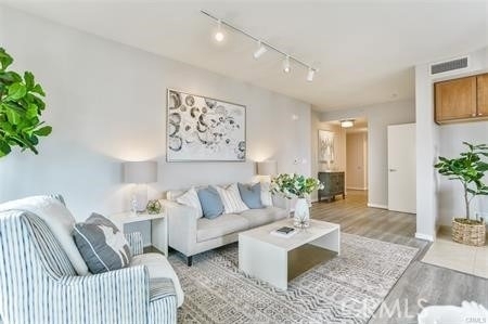 175 W Saint James Street - Photo 4