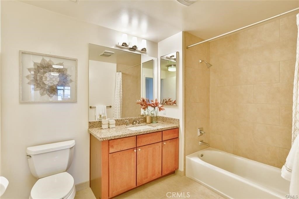 175 W Saint James Street - Photo 12