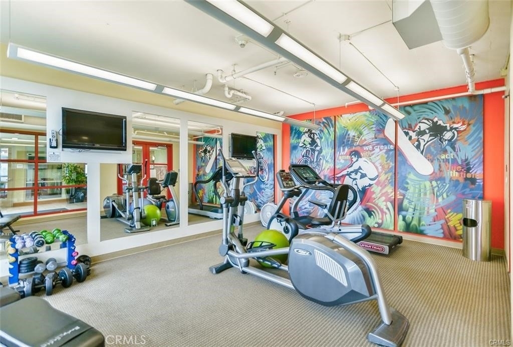 175 W Saint James Street - Photo 16