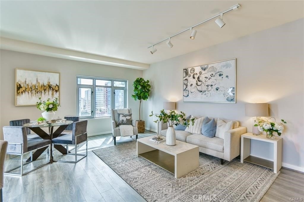 175 W Saint James Street - Photo 5