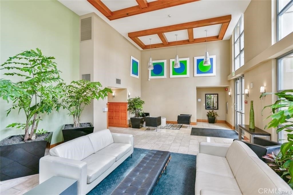 175 W Saint James Street - Photo 18