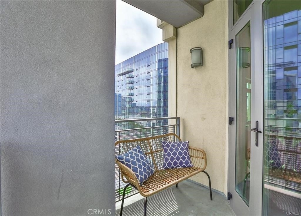 175 W Saint James Street - Photo 15