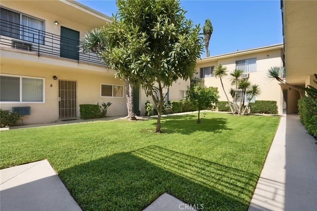 915 E Palmer Avenue - Photo 20