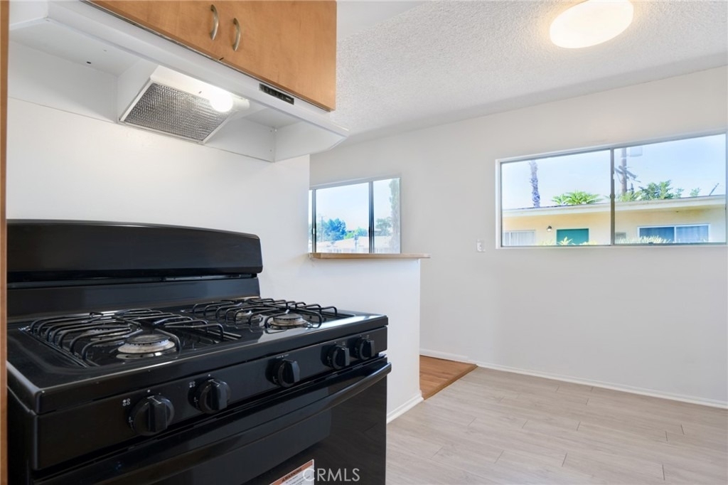 915 E Palmer Avenue - Photo 13