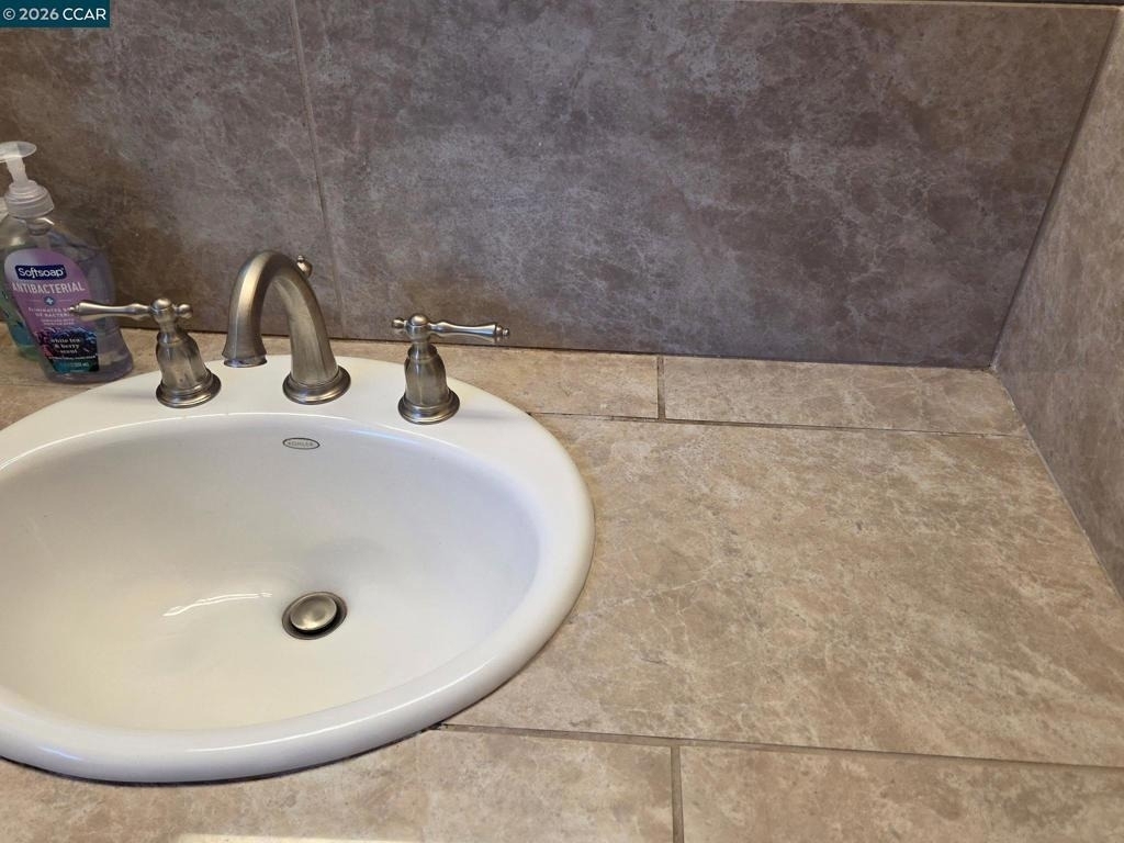6926 Chambers Dr - Photo 5