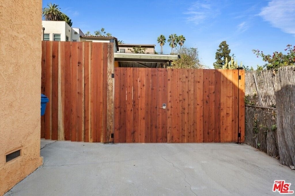 2223 Oak Glen Place - Photo 17