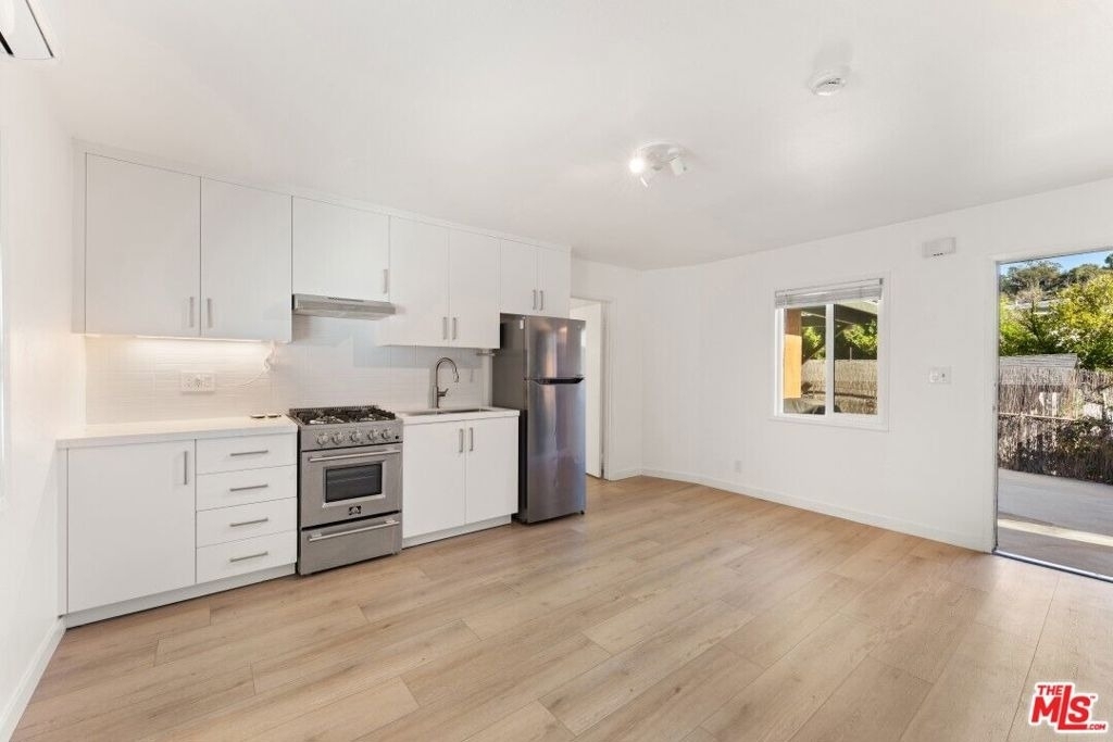 2223 Oak Glen Place - Photo 2