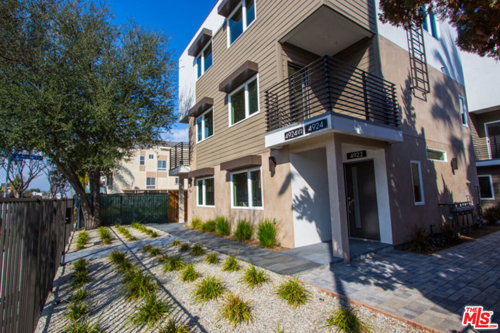 4922 Laurel Canyon Boulevard - Photo 2