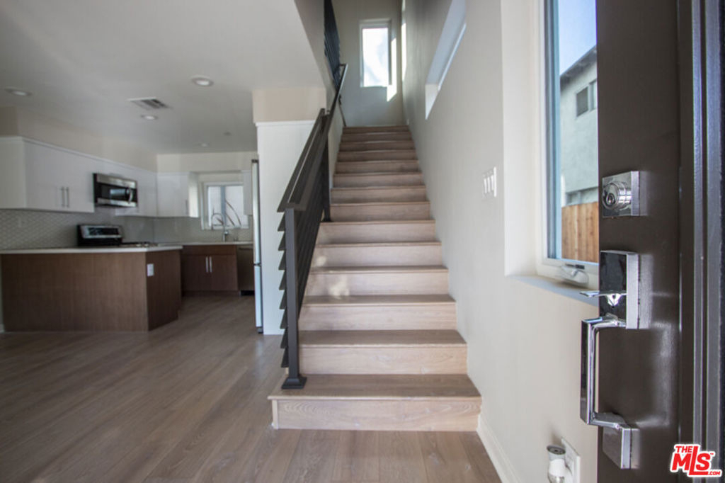 4922 Laurel Canyon Boulevard - Photo 5