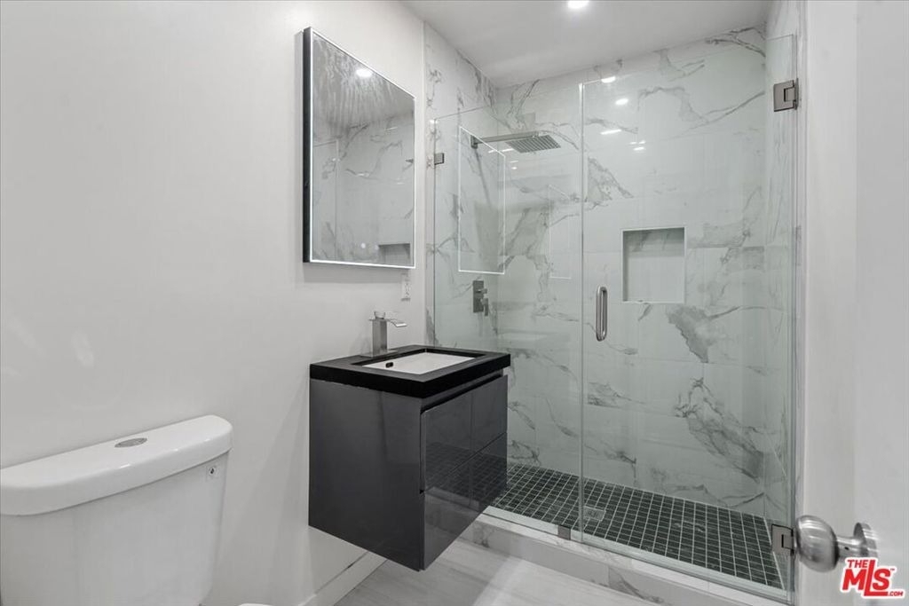 517 E 97th Street - Photo 12