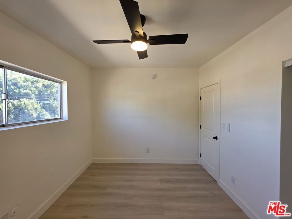 1185 W 22nd Street - Photo 53