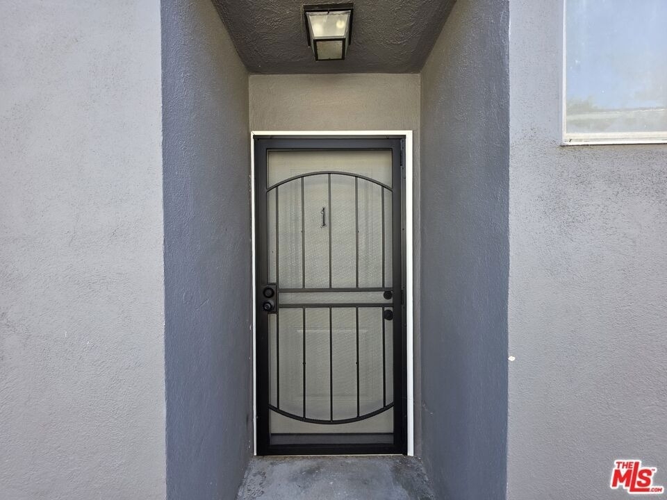 1185 W 22nd Street - Photo 54