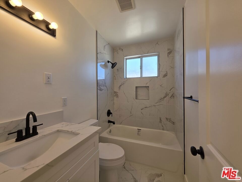 1185 W 22nd Street - Photo 20