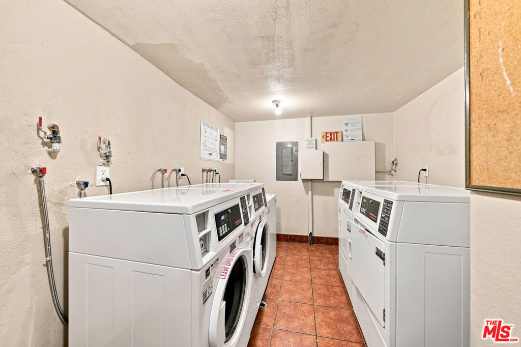 435 S Virgil Avenue - Photo 21
