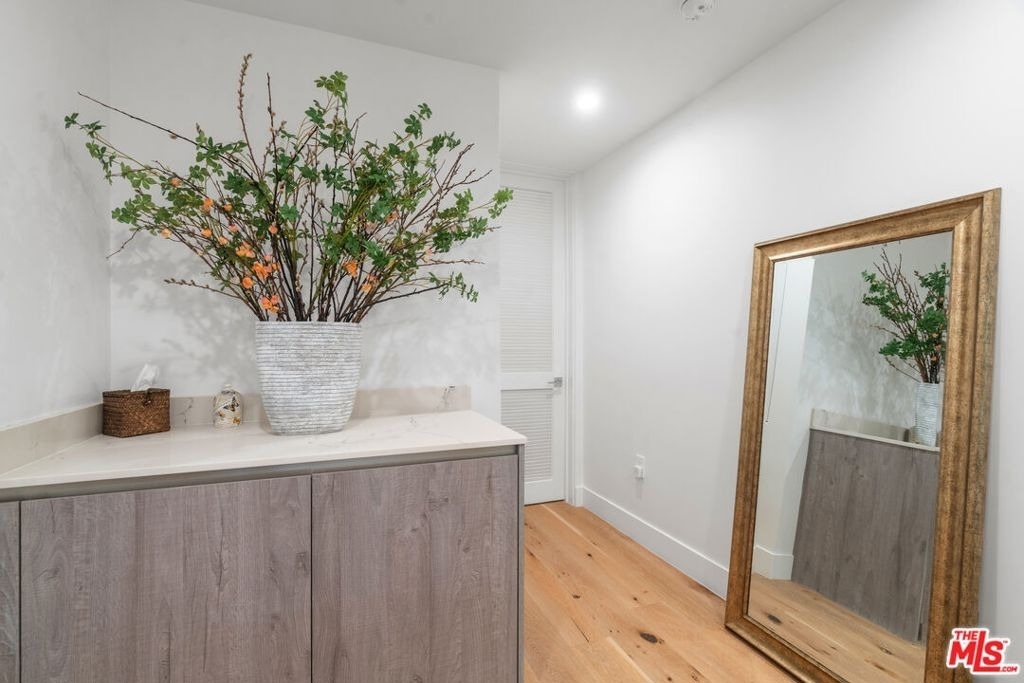724 N Croft Avenue - Photo 22