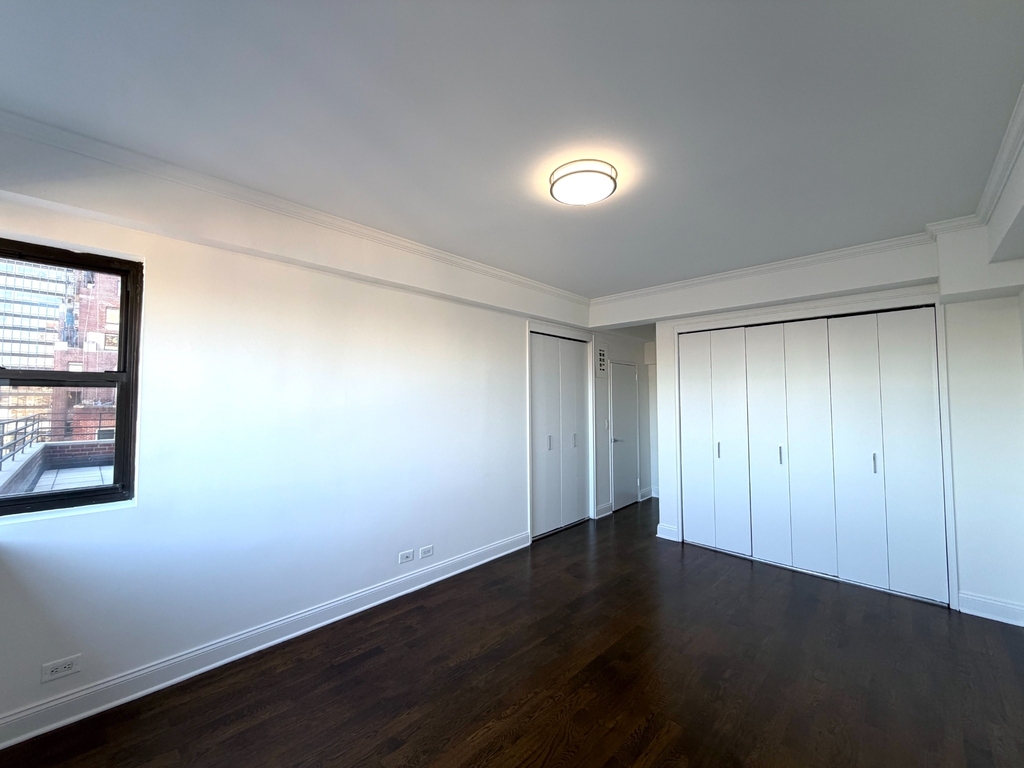 Beekman Place - Photo 2
