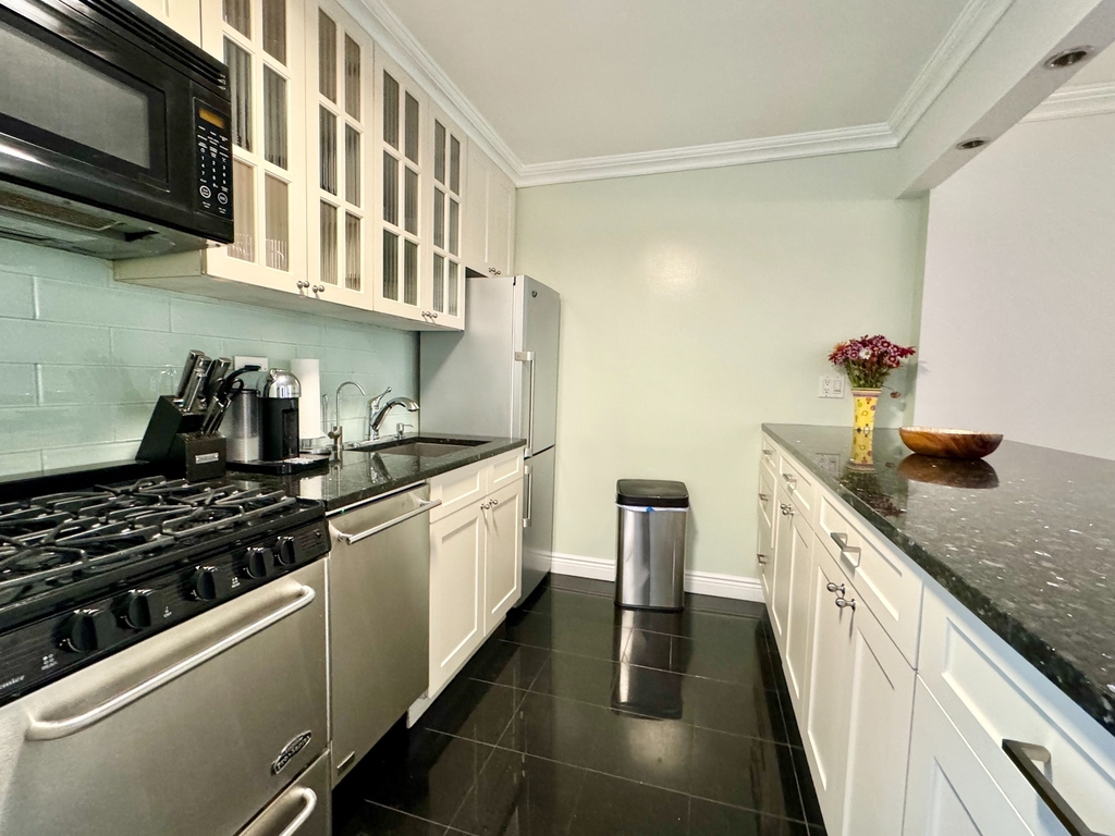 222 West 14th Street - Photo 4