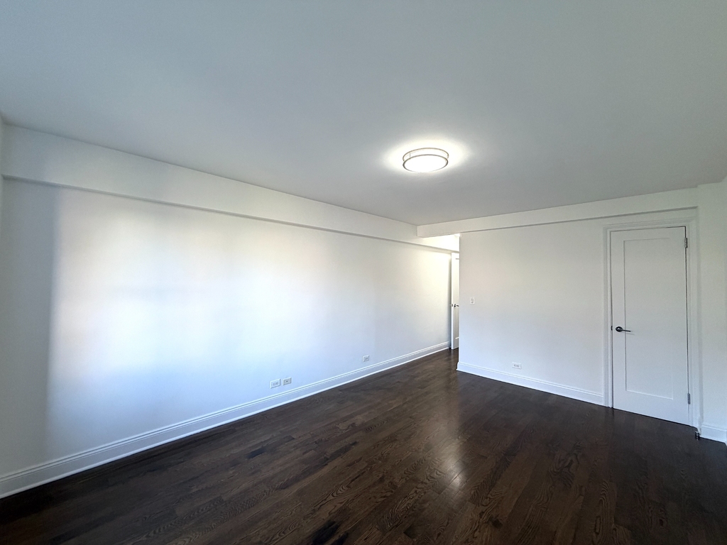 Beekman Place - Photo 2