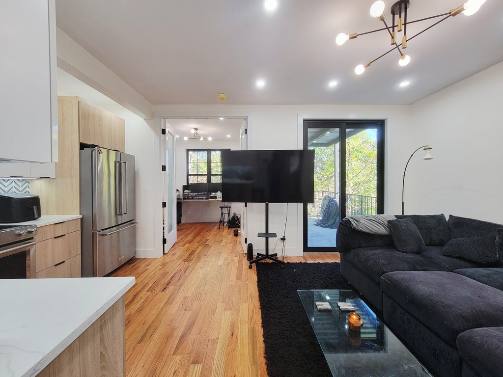 431 Columbia Street - Photo 1