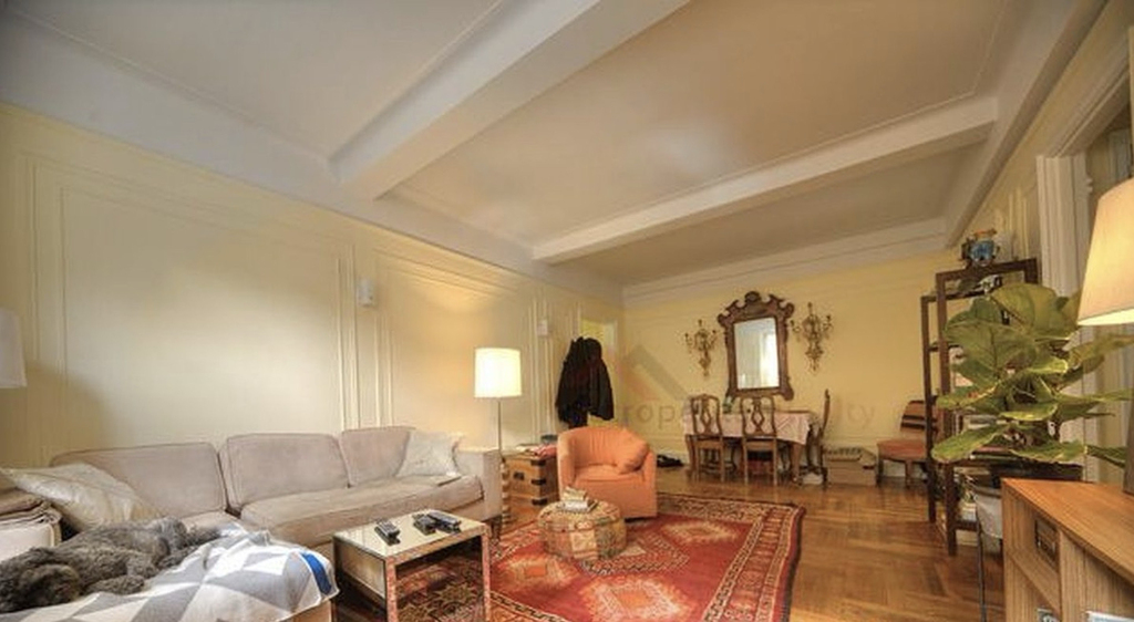 Lincoln Place - Photo 3