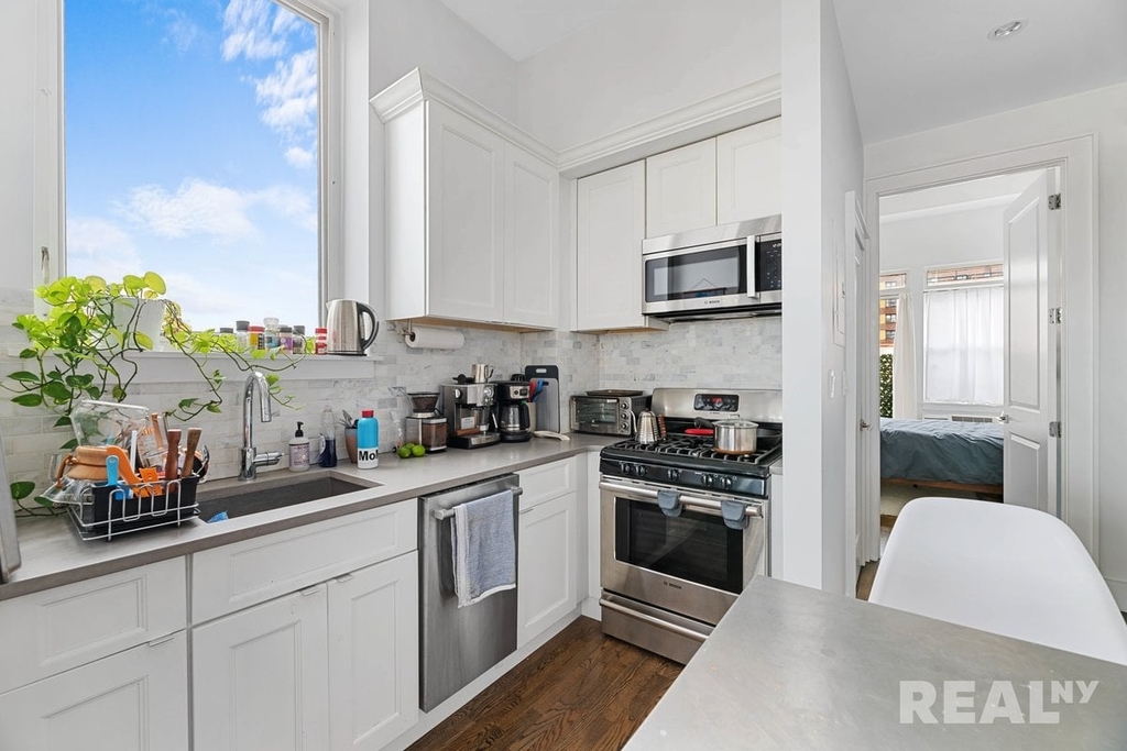 Ridge Street - Photo 3