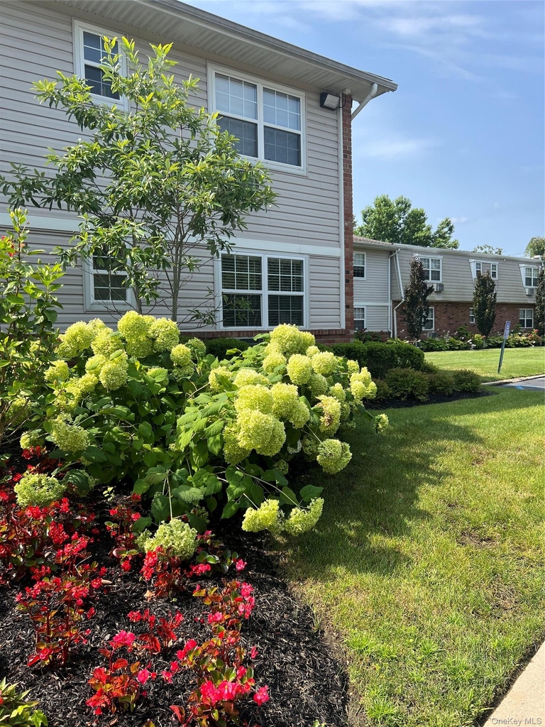 211 Hawthorne Avenue - Photo 9