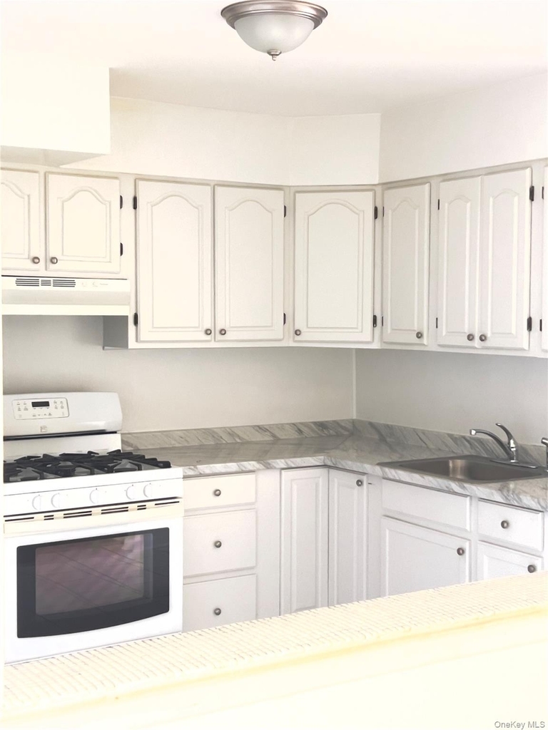 32-42 69 St - Photo 0
