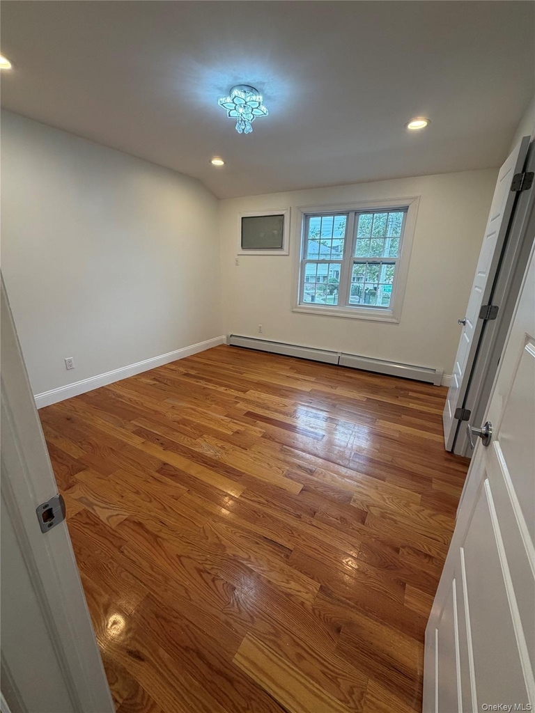 22924 Edgewood Avenue - Photo 13