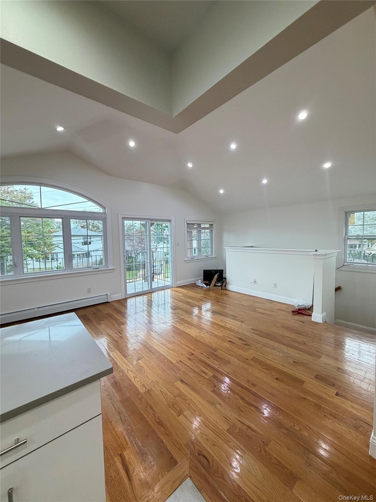 22924 Edgewood Avenue - Photo 3