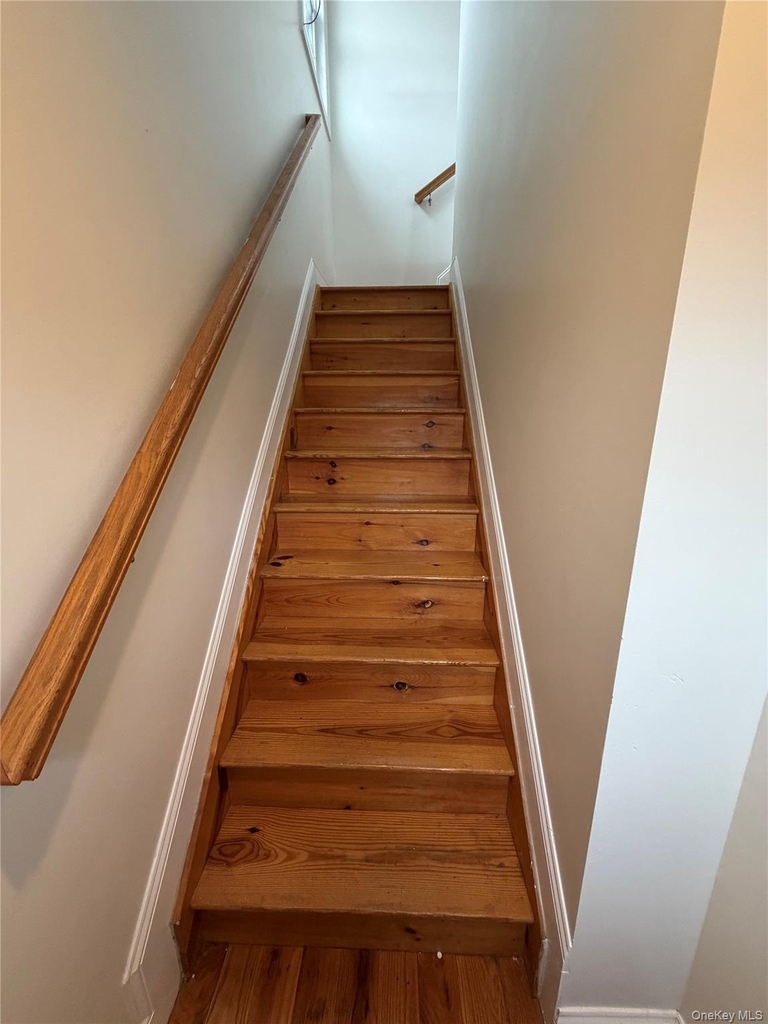 22924 Edgewood Avenue - Photo 1