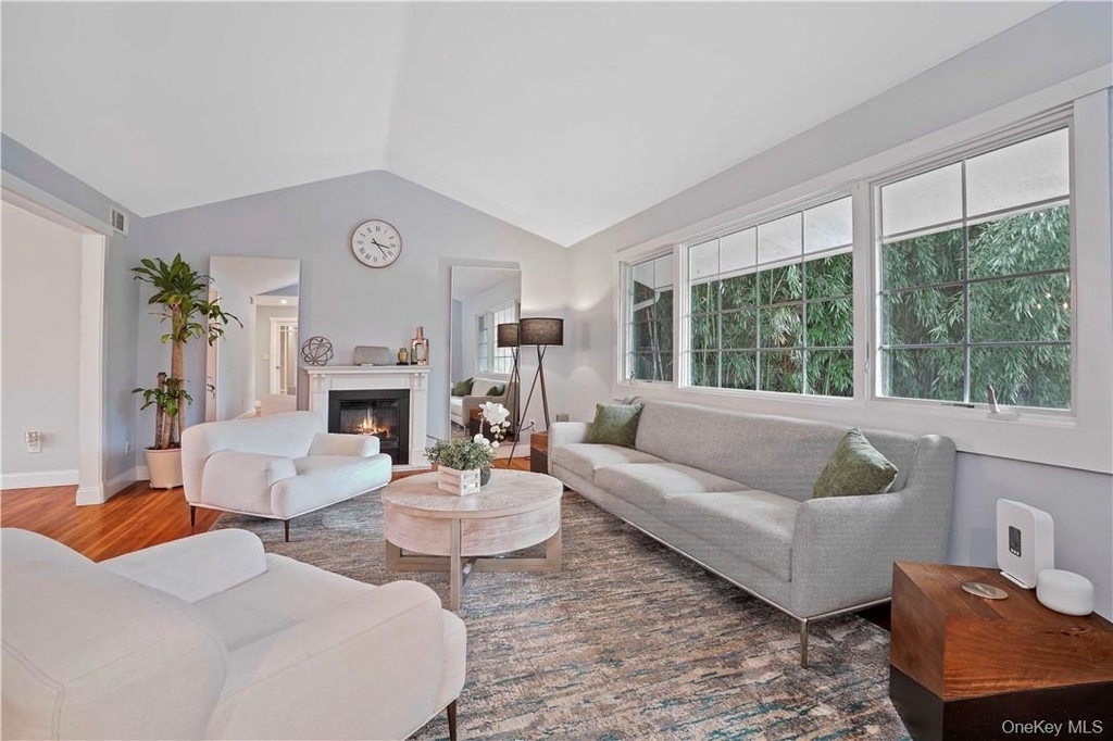 99 New Sprain Road - Photo 4