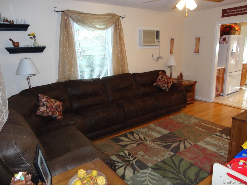 271 Lilac Lane - Photo 5