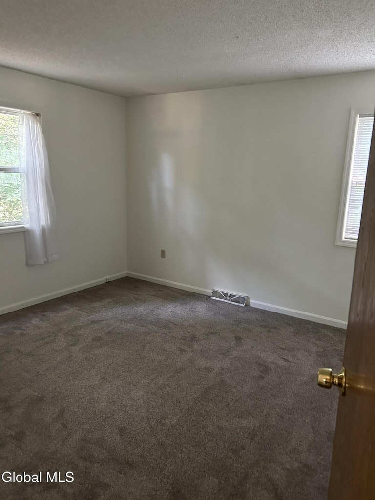 10 Carriage Way - Photo 16