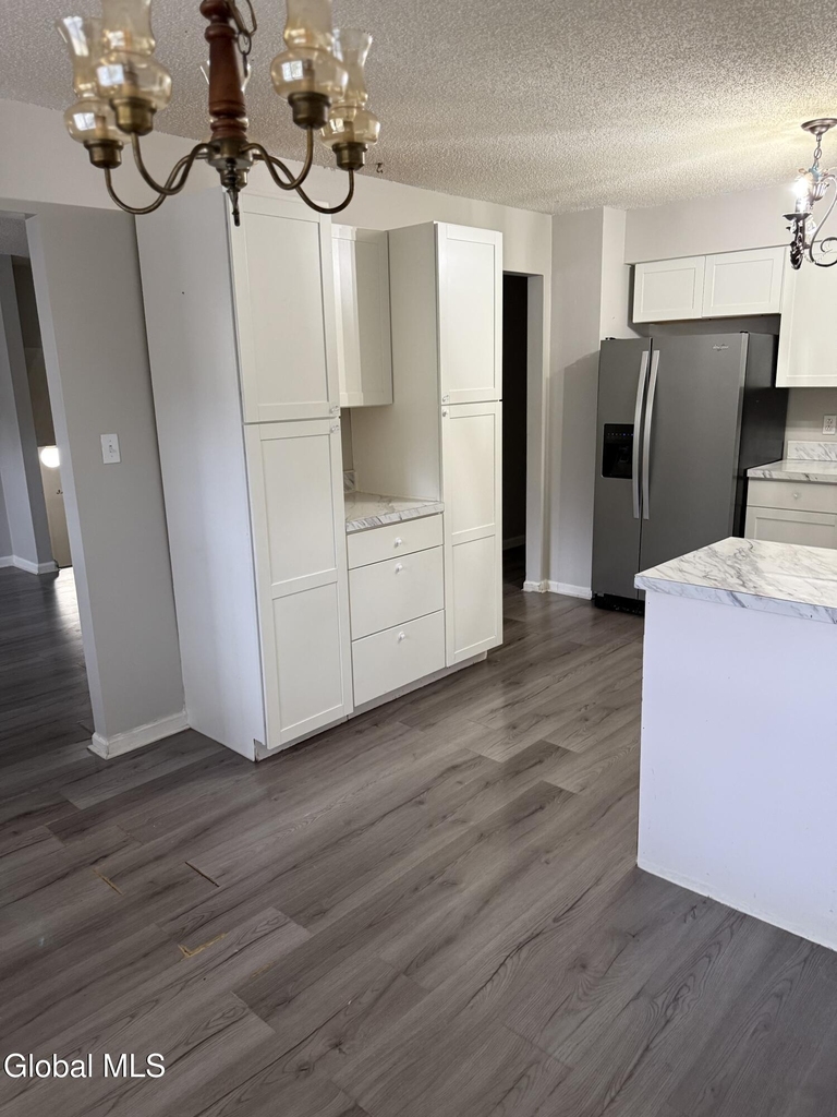 10 Carriage Way - Photo 18
