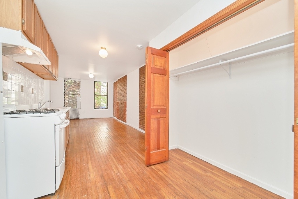 341 E 85th Street - Photo 3