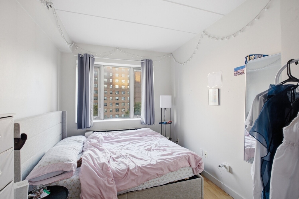 1810 3rd Avenue - Photo 4