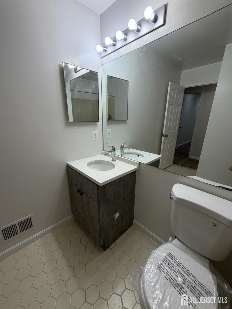 32 Columbus Drive - Photo 15